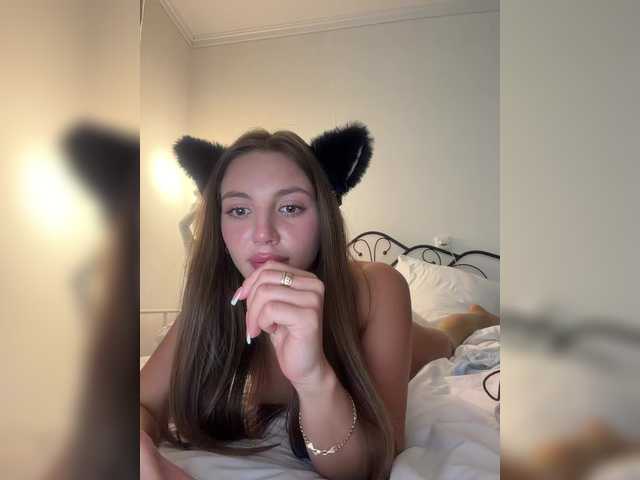 Evelonelfi live cam on BongaCams