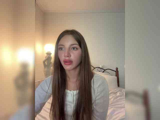 Evelonelfi Live Webcam on BongaCams