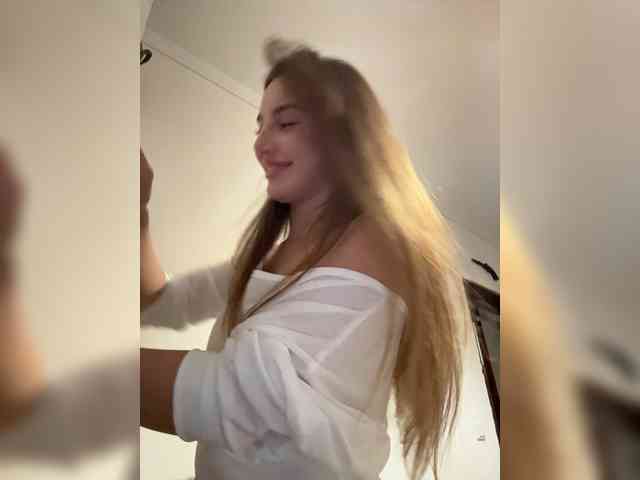 Evelonelfi Sex Cam Show
