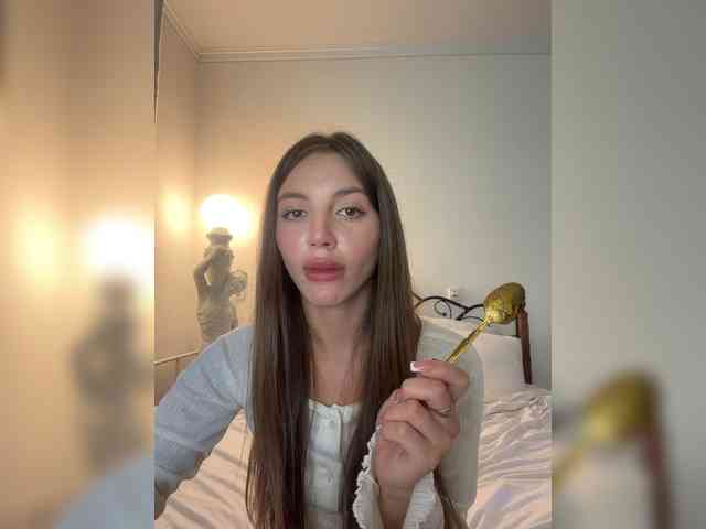 Evelonelfi Live Webcam on BongaCams
