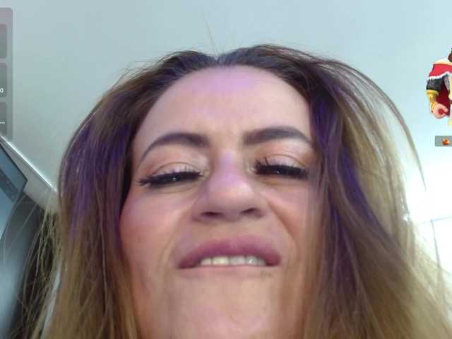 MAGHENTA live cam on BongaCams
