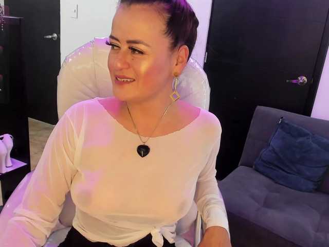 MAGHENTA live cam on BongaCams