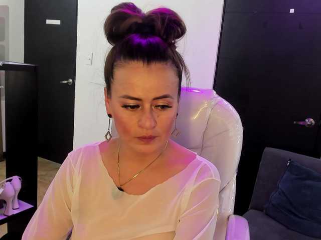 MAGHENTA live cam on BongaCams