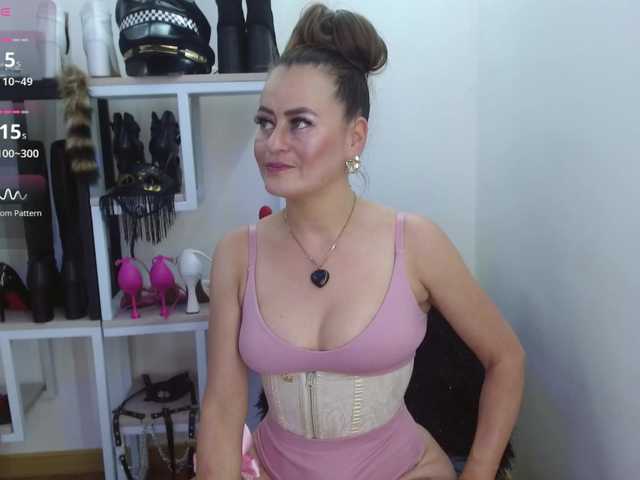 MAGHENTA live cam on BongaCams