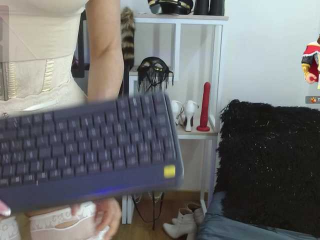 MAGHENTA live cam on BongaCams