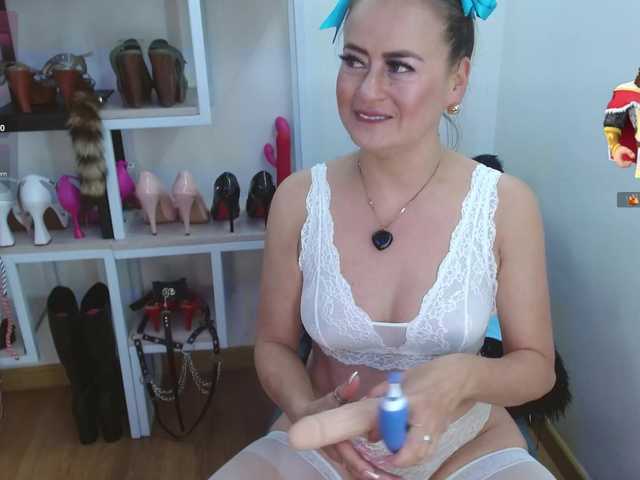 MAGHENTA live cam