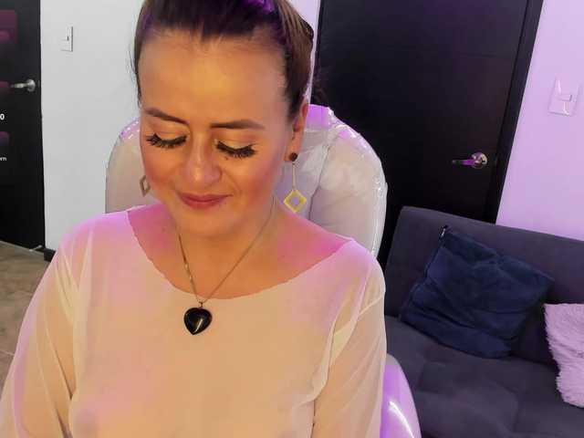 MAGHENTA live cam on BongaCams