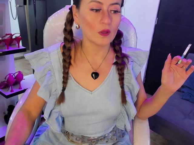 MAGHENTA live cam on BongaCams