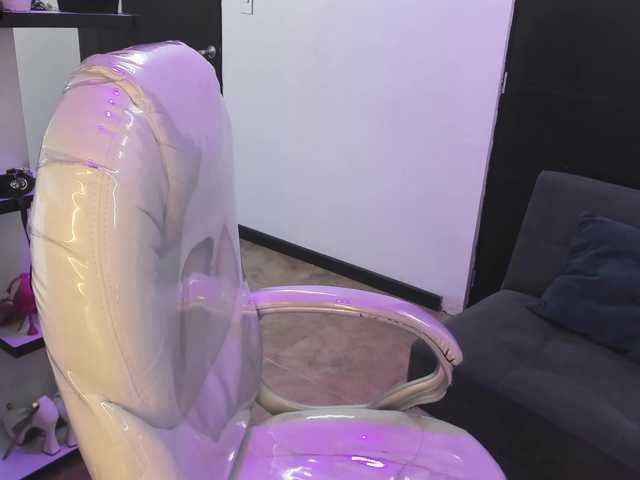 MAGHENTA live cam on BongaCams