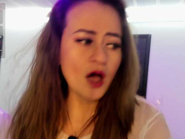 MAGHENTA live cam