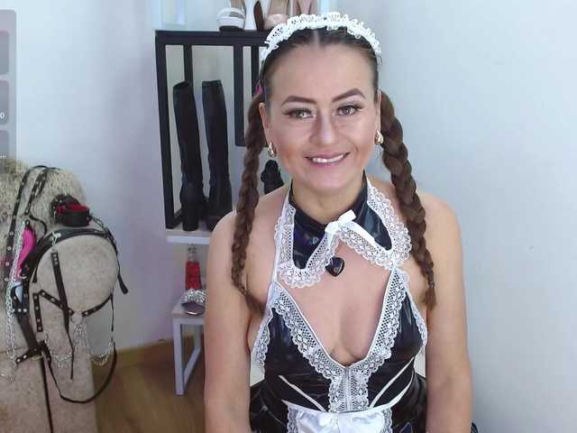 maghenta cam belle