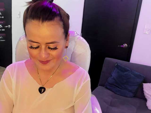 MAGHENTA live cam on BongaCams