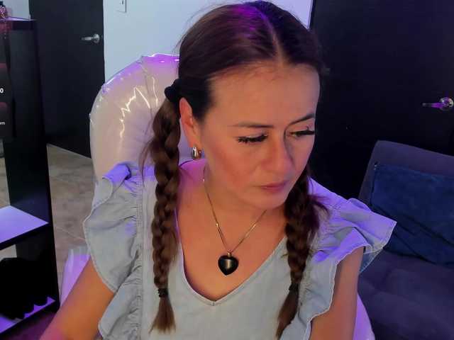 MAGHENTA live cam on BongaCams