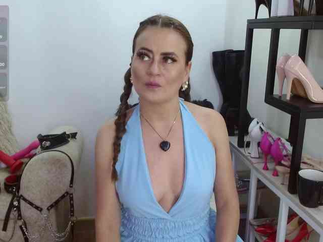 MAGHENTA MAGHENTA