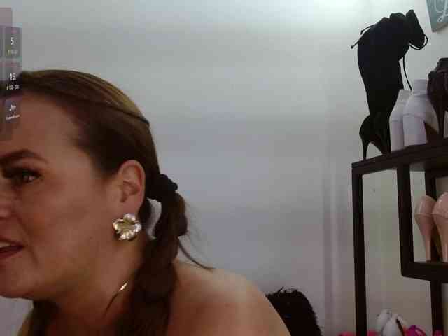 Maghenta's cam show statistics and live stream