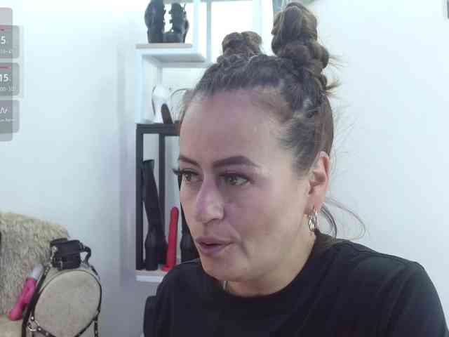 MAGHENTA MAGHENTA