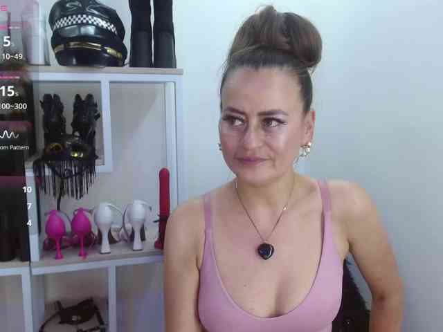 MAGHENTA MAGHENTA