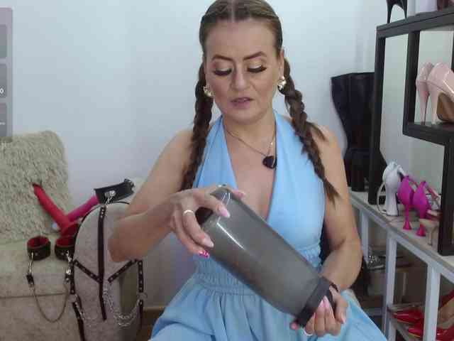 MAGHENTA MAGHENTA