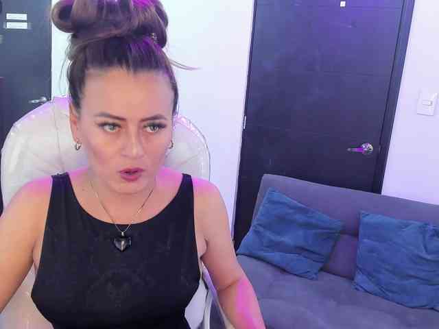 MAGHENTA MAGHENTA