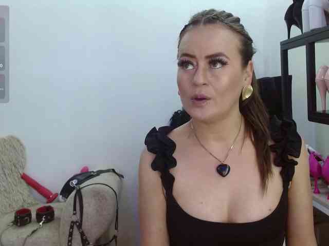 MAGHENTA MAGHENTA