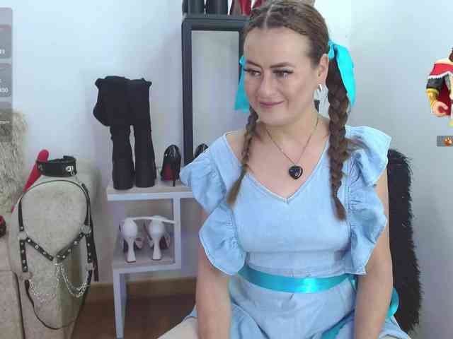 MAGHENTA MAGHENTA