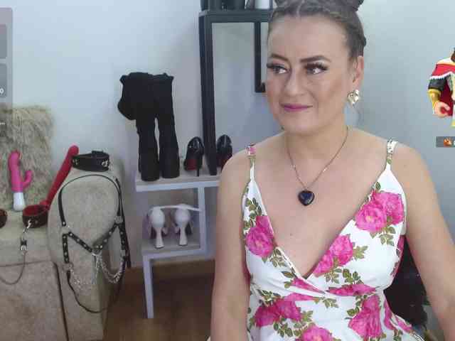 MAGHENTA MAGHENTA