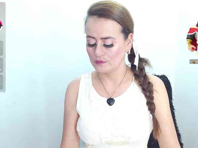 MAGHENTA MAGHENTA
