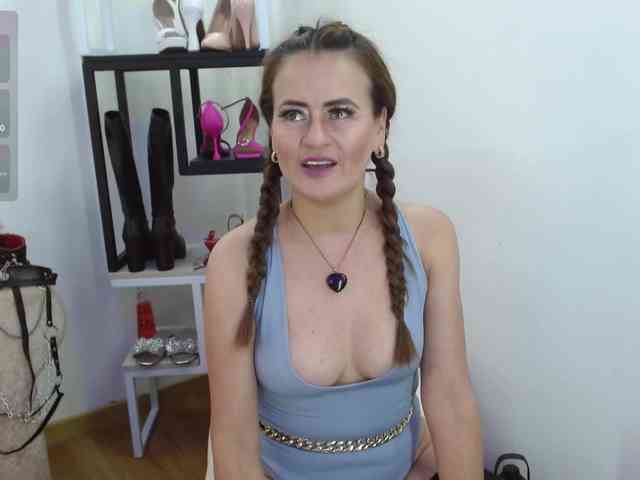 MAGHENTA MAGHENTA