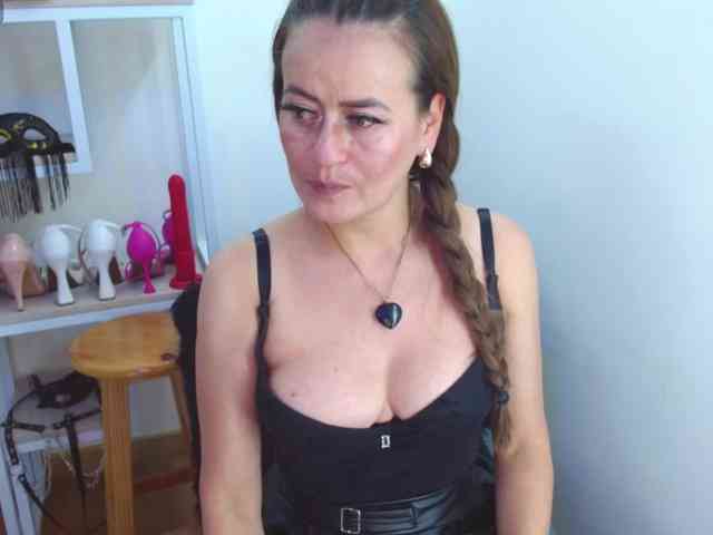 MAGHENTA MAGHENTA