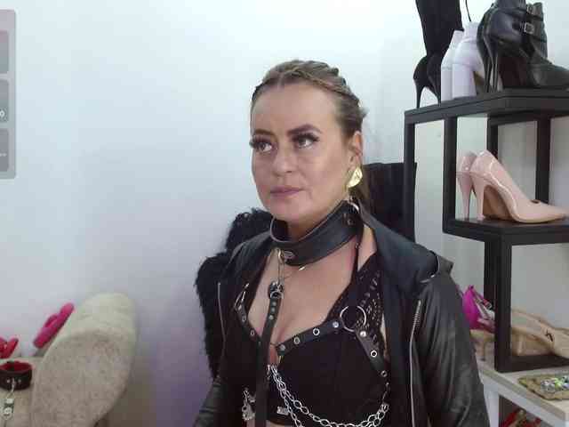 maghenta's live room