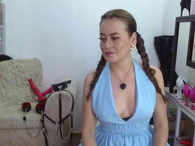 MAGHENTA MAGHENTA