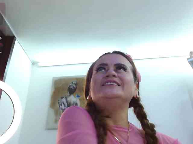 MAGHENTA MAGHENTA