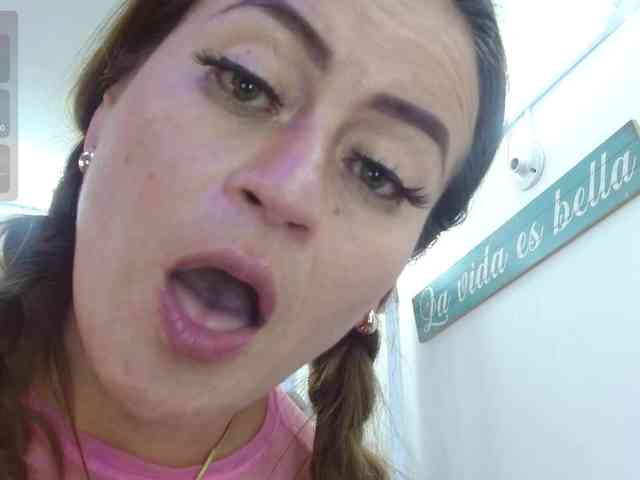 MAGHENTA MAGHENTA
