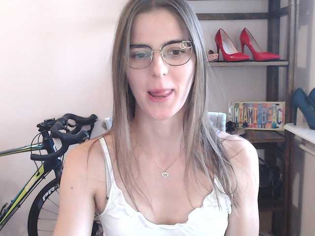 MegiKiss live cam on BongaCams