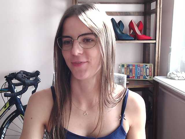 MegiKiss live cam preview