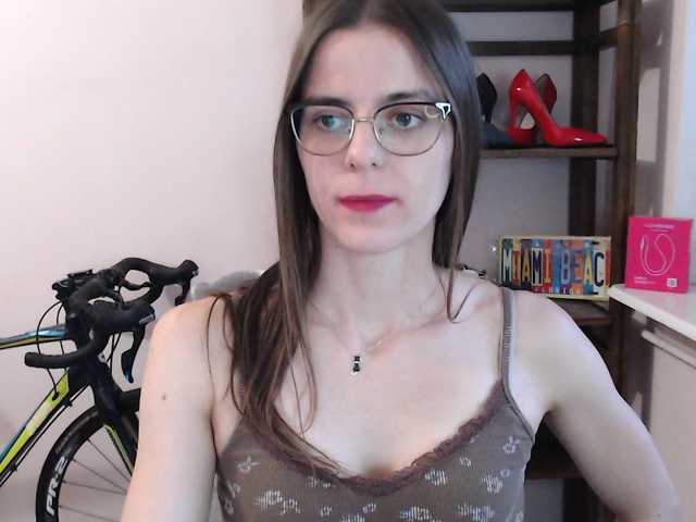 MegiKiss live cam preview