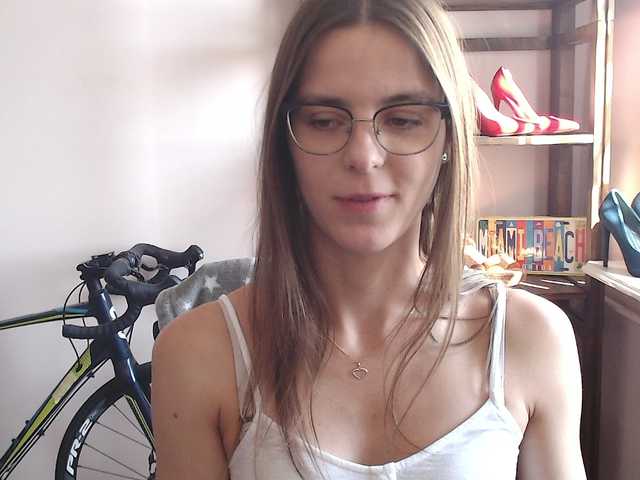 MegiKiss's BongaCams show and profile