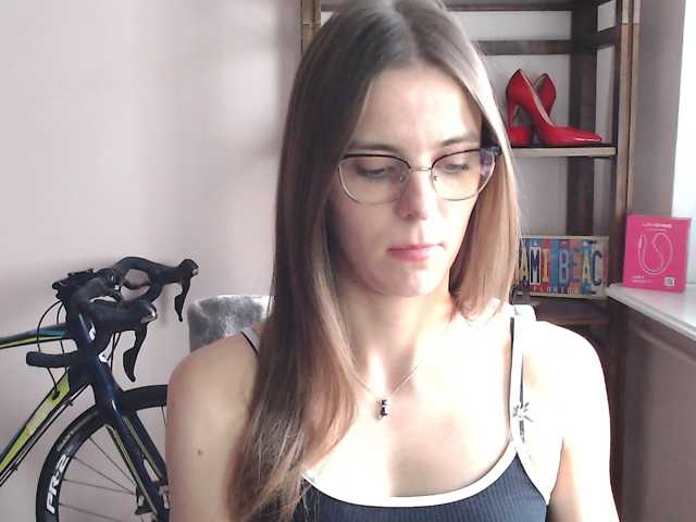 MegiKiss live cam preview