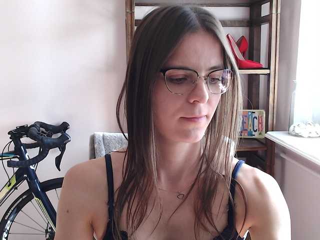 MegiKiss live cam preview