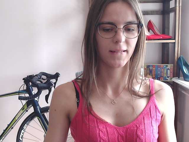 MegiKiss's BongaCams show and profile