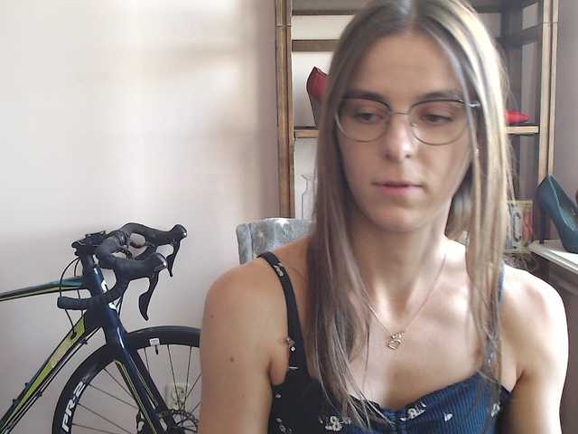 MegiKiss's BongaCams show and profile