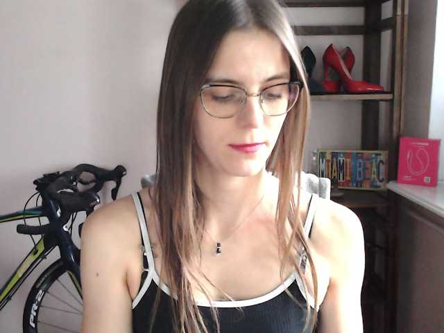 MegiKiss live cam preview