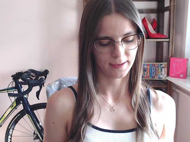 MegiKiss — live female cam