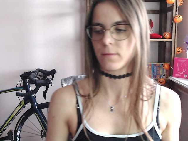 MegiKiss live cam on BongaCams
