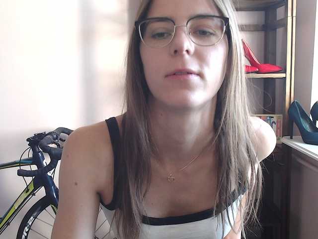 MegiKiss's BongaCams show and profile