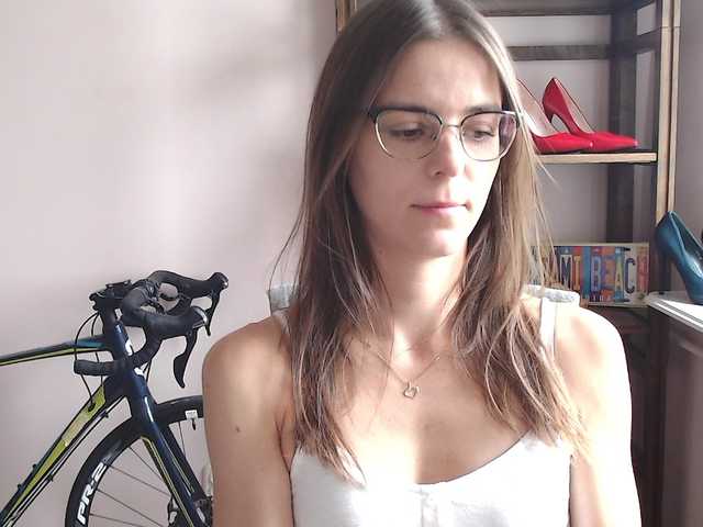 MegiKiss's BongaCams show and profile