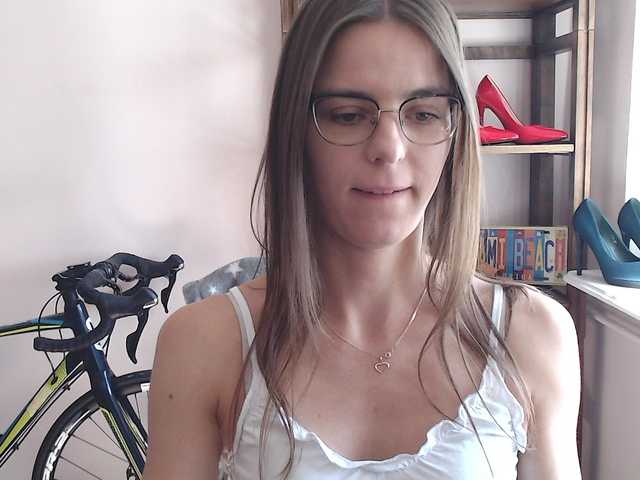MegiKiss's BongaCams show and profile
