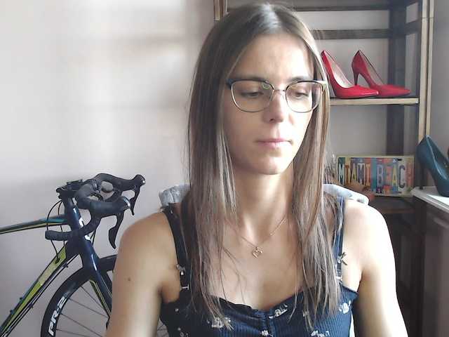 MegiKiss's BongaCams show and profile