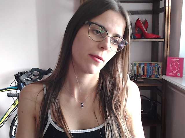 MegiKiss live cam preview