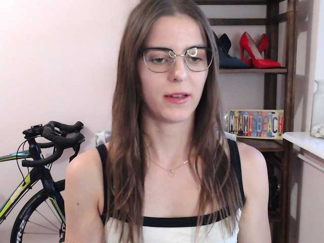MegiKiss live cam preview
